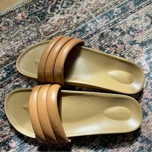 Beatrice Valenzuela Classic Sandalia Sz 10 LIKE NEW